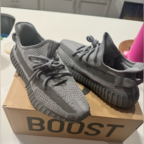 BRAND NIB Yeezy Boost 350 V2 in Steel Grey Sz 9.5 (Yzy by Adidas) - Picture 4 of 16
